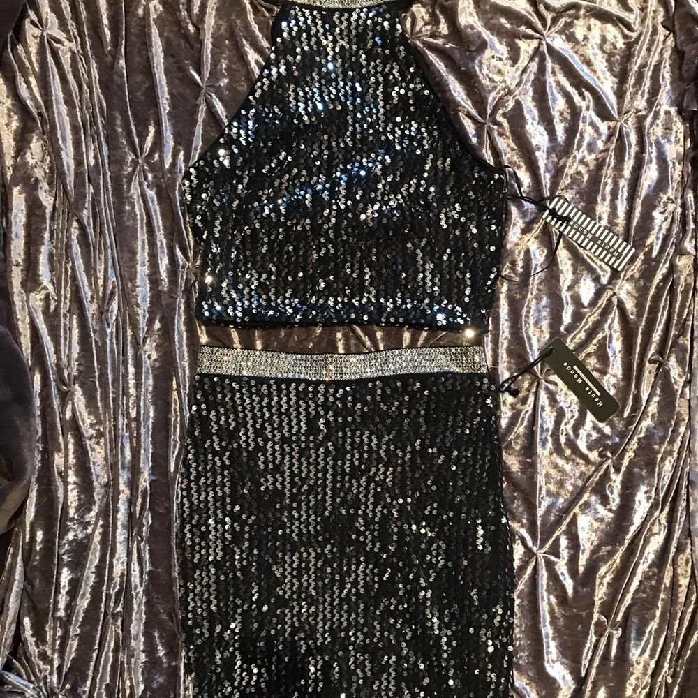 Two Piece Glam - Picture 3 of 11